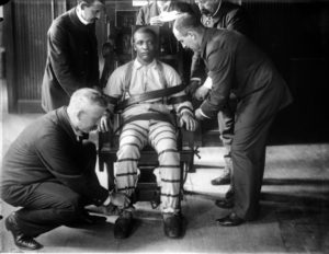 Read more about the article Murder convict chooses the electric chair to die