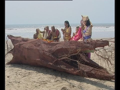 Giant wood with divine marks appears in the ocean