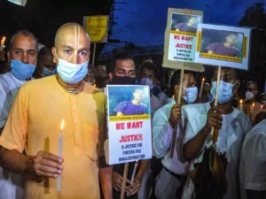 Read more about the article ISKCON holds candlelight protest against the attack on Hindus & Iskcon in Bangladesh