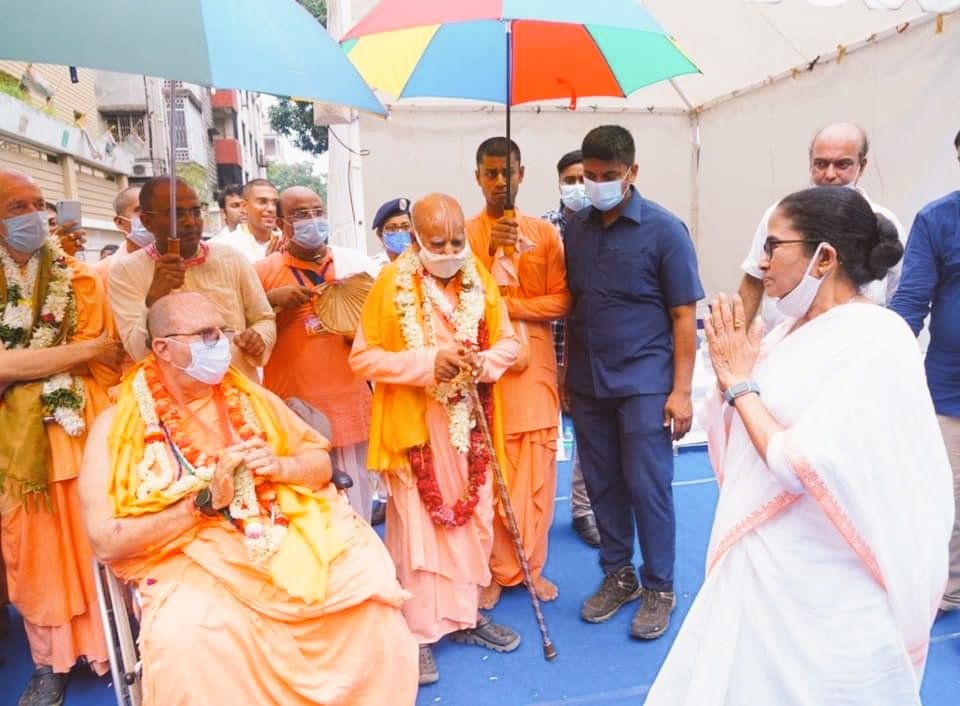 Chief Minister of west Bengal participates in Rath Yatra