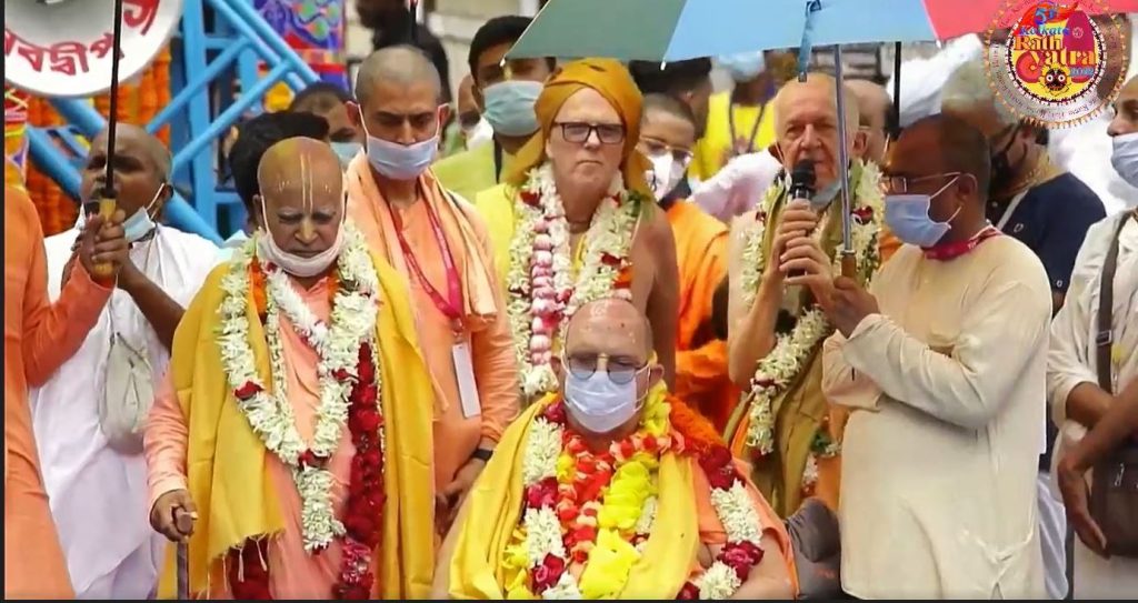 51st Kolkata Rath Yatra was inaugurated by HH Jayapataka Swami Maharaj, His Holiness Subhag Swami Maharaj and HH Bhakti Vighna Vinasa Narasimha Swami Maharaja.