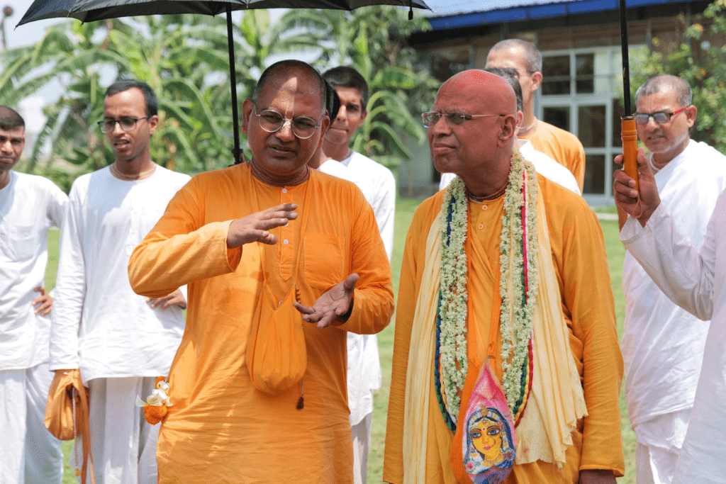 HH Loknath Swami Maharaj visits Iskcon Newtown Kolkata