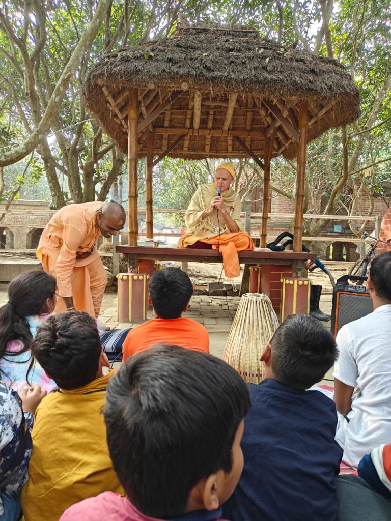 Mayapur Dhma Yatra from Newtown, Kolkata